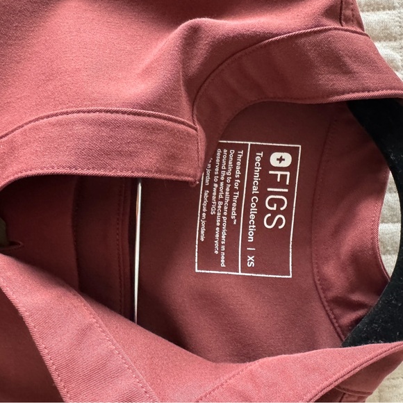 Figs Rafaela Scrub Top - Picture 2 of 3